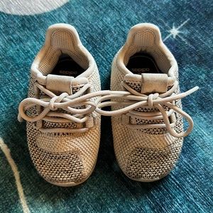 adidas Kids Sneakers in Cream and Gray